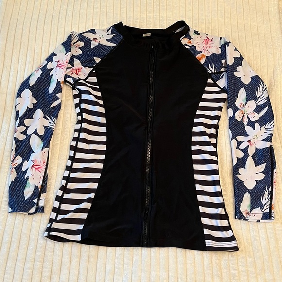 Surfer Set Floral Pinstripe design - Picture 1 of 7